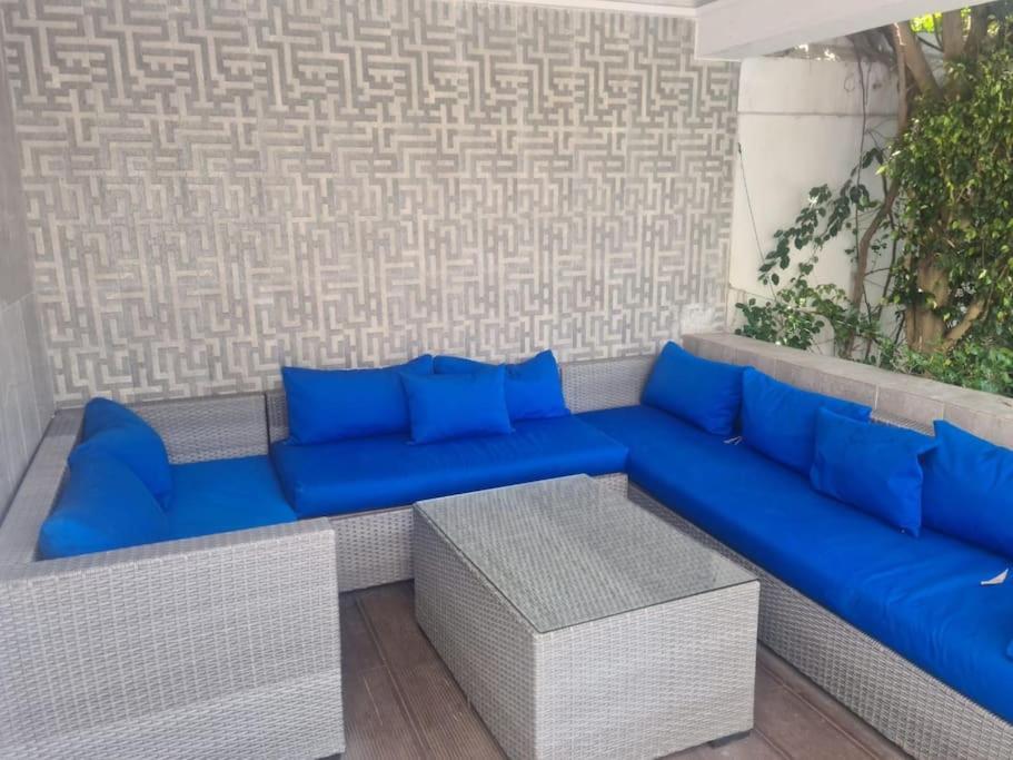 De Luxe Villa *